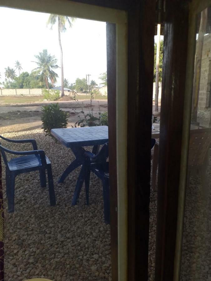 Malik Villa-Matemwe Bnb And Restaurant Exterior photo
